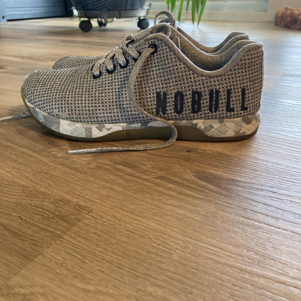 Grey No Bulls Size 6